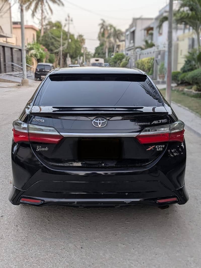 Toyota Corolla Grande 1.8 6