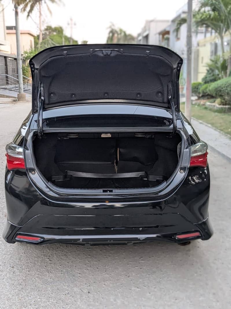 Toyota Corolla Grande 1.8 8