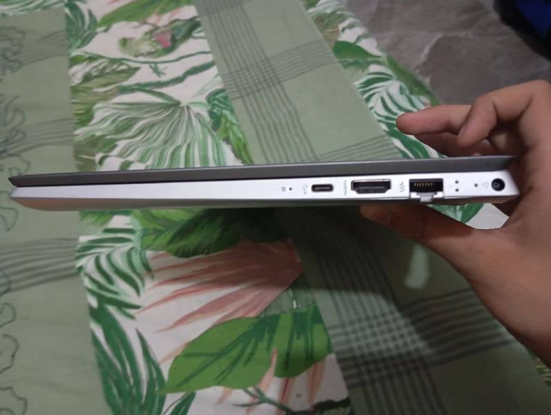 gaming laptop hp pavilion 14 ce3501na i5 10gen Nvidia Mx1302gb 16gbram 4