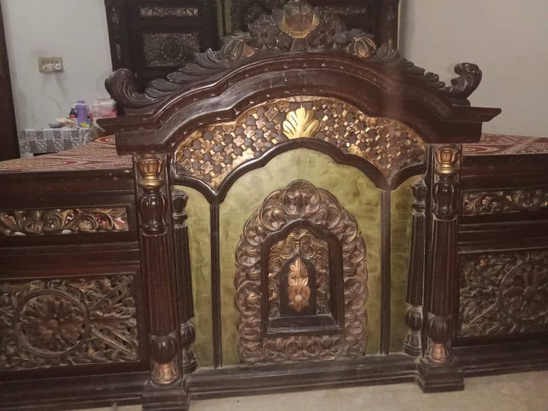 Bed set & Dressing table 0