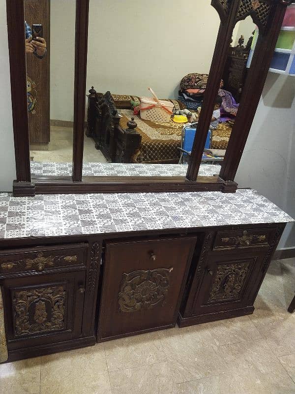 Bed set & Dressing table 4