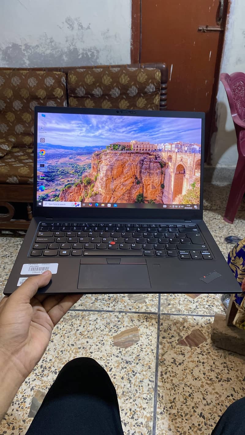 Lenovo ThinkPad X1 Carbon Gen 8|i7 10th Gen |16GB|512GB SSD|4K Display 0