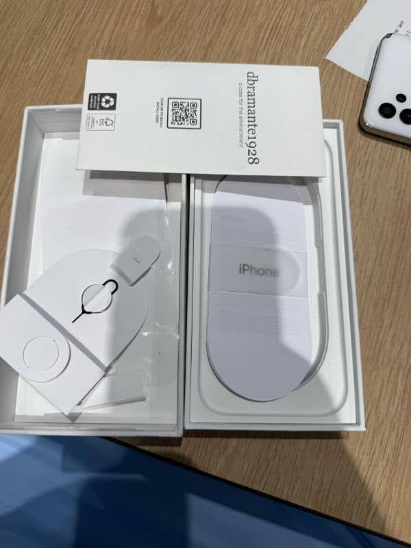 i phone 16 pro factory 100 health 4