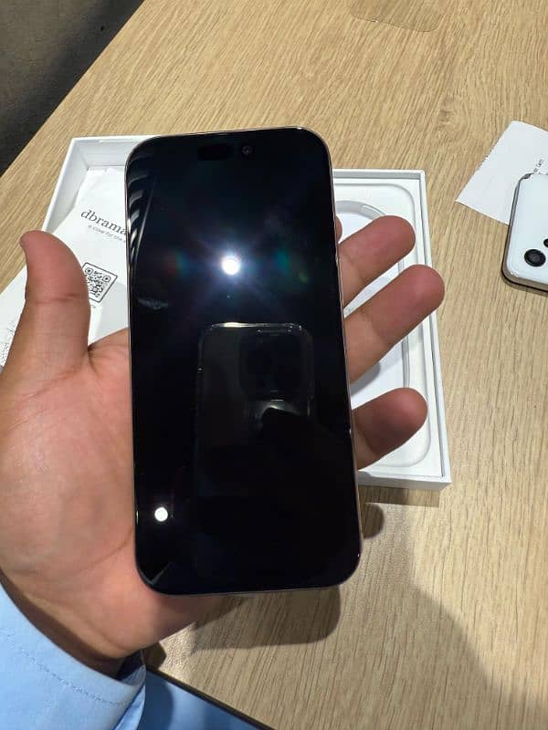 i phone 16 pro factory 100 health 5