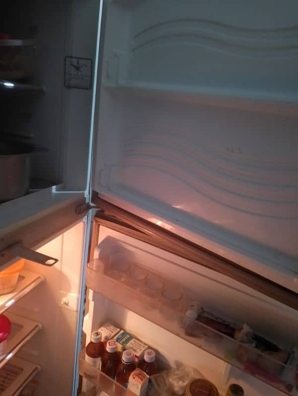 Dawlance used fridge condition 10/8 chill Colling 4