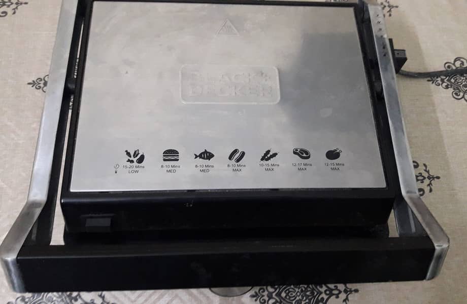 Black decker sandwich maker all in one. Make sandwiches, bbq, grilled 4