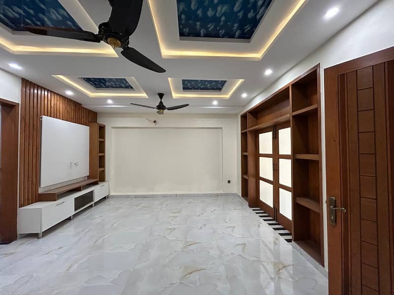 10Marla brand new House for rent 1