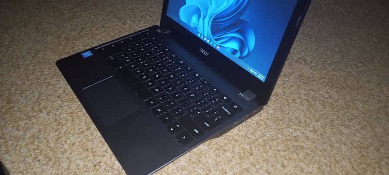 Acer laptop 128GB ssD 2