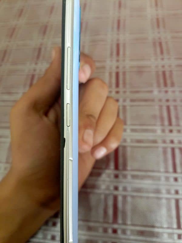 vivo y30 4