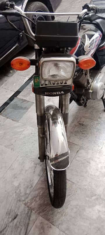 Honda 125 2016 model Lahore number 4