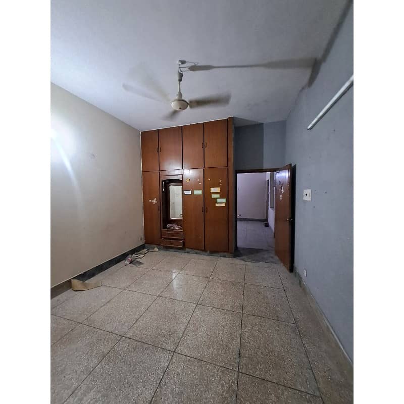 Well-constructed House Available For sale In Allama Iqbal Town - Rachna Block 1