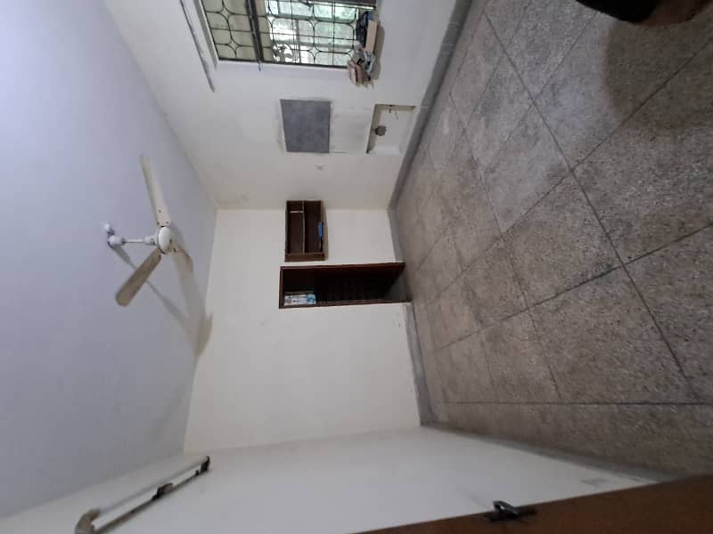 Well-constructed House Available For sale In Allama Iqbal Town - Rachna Block 9