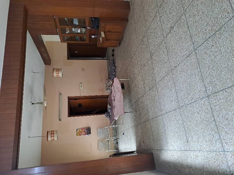 Well-constructed House Available For sale In Allama Iqbal Town - Rachna Block 11