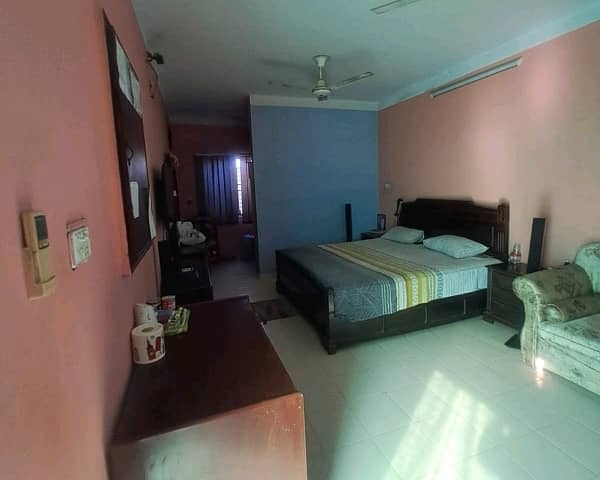 Corner House Sized 3 Marla Is Available For Sale In Allama Iqbal Town 6