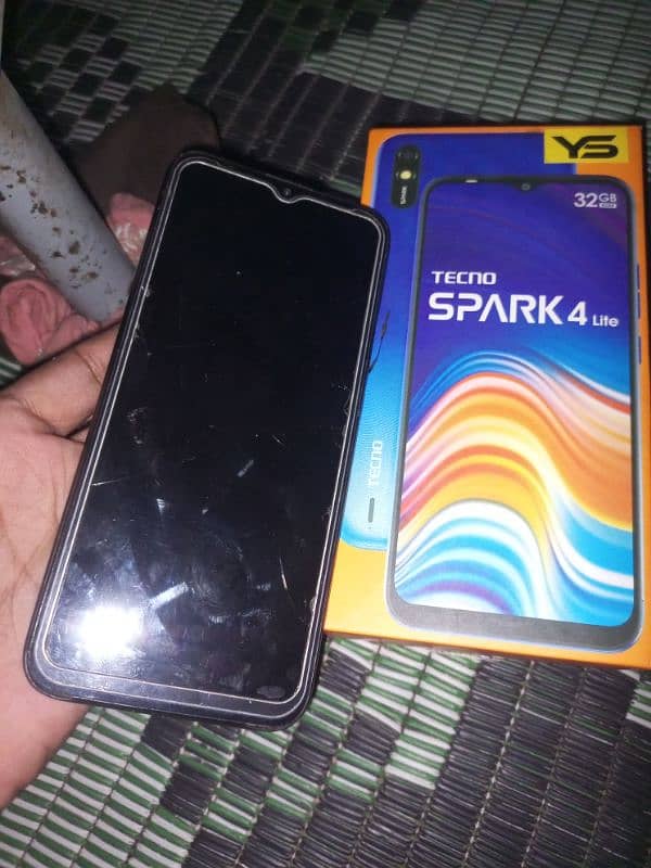 Spark 4 lite 2