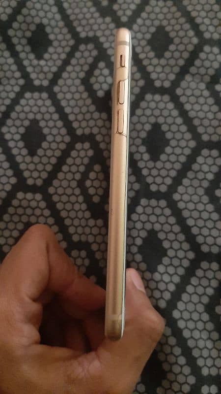 Apple Iphone 8 / Non PTA / 64GB / Excellent condition 5