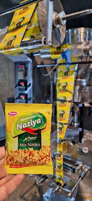 Automatic Packing Machine For Slanty Nimko Chips Spices Rice Surf Salt 0