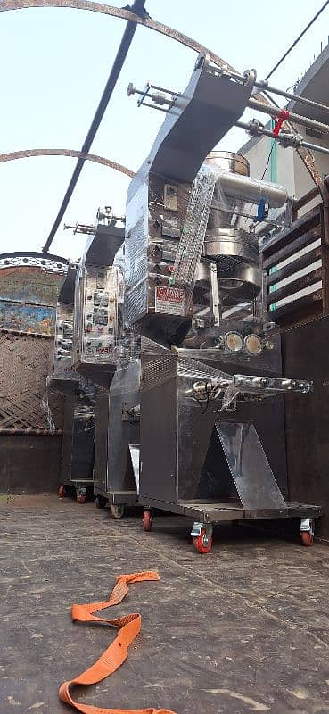 Automatic Packing Machine For Slanty Nimko Chips Spices Rice Surf Salt 12