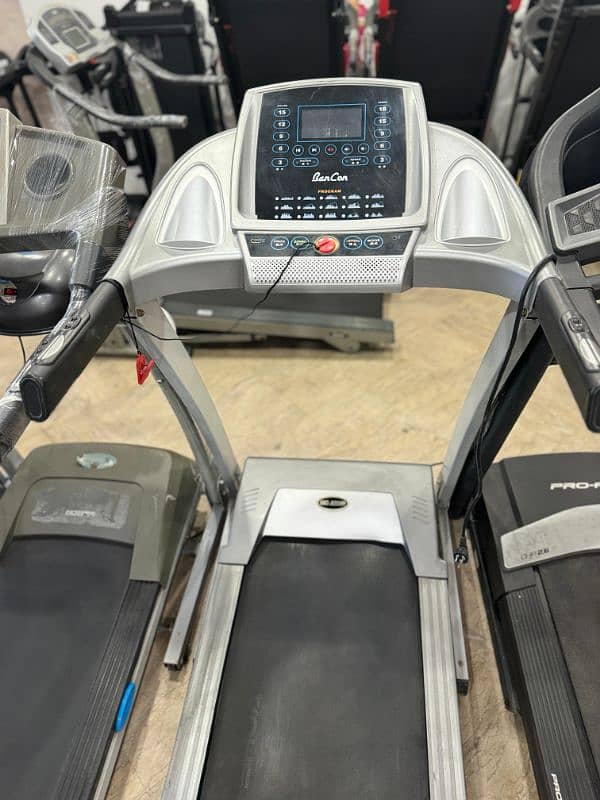 TREADMILL / RUNNING MACHINE / WALKING MACHINE / JOGGING MACHINE 1