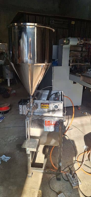 Filling Machine For Liquid and Paste items Juice Water Cream Honey 1