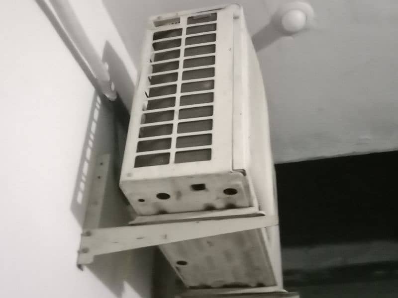 MITSUBISHI ELECTRIC (MR. SLIM) USED 10 BY 10 CONDITION 6