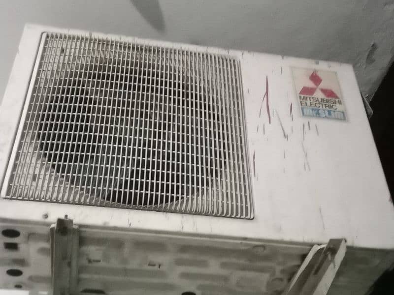 MITSUBISHI ELECTRIC (MR. SLIM) USED 10 BY 10 CONDITION 8