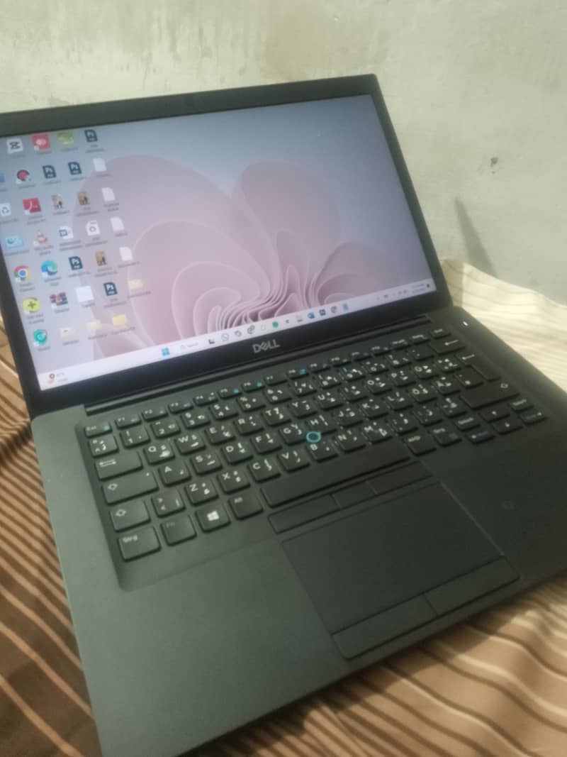 Brand New laptop with TochScreen,TouchPad ,Finger Sensor and NFCTab 0