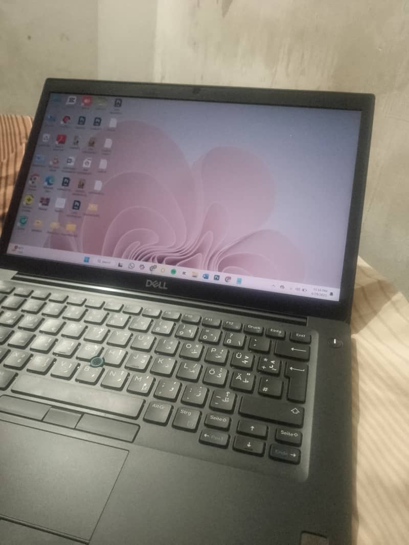 Brand New laptop with TochScreen,TouchPad ,Finger Sensor and NFCTab 1