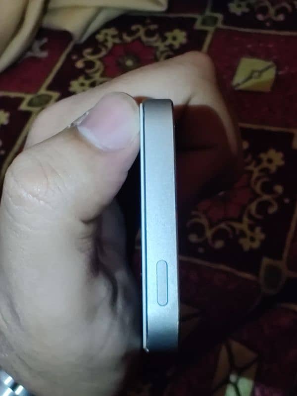 Iphone 5s 16gb Non pta LLA Model 10/10 Condition all okay. 6