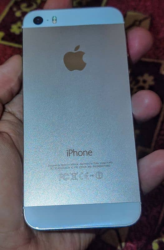 Iphone 5s 16gb Non pta LLA Model 10/10 Condition all okay. 7