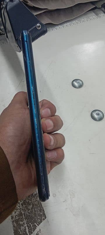 vivo y11 (urgently sale) 3