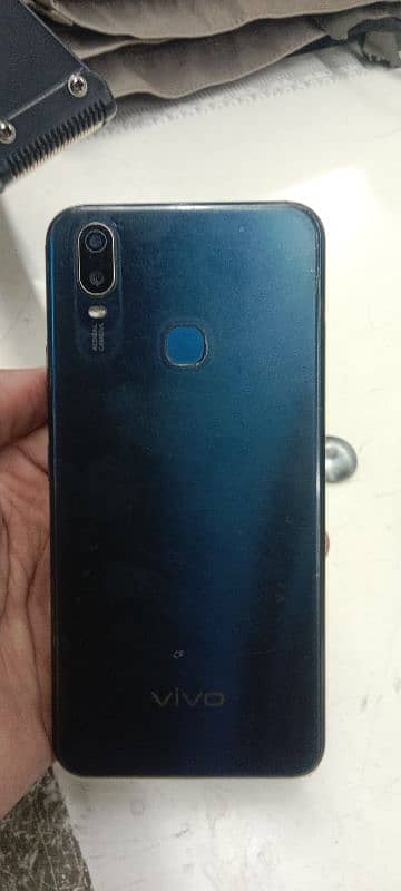 vivo y11 (urgently sale) 5