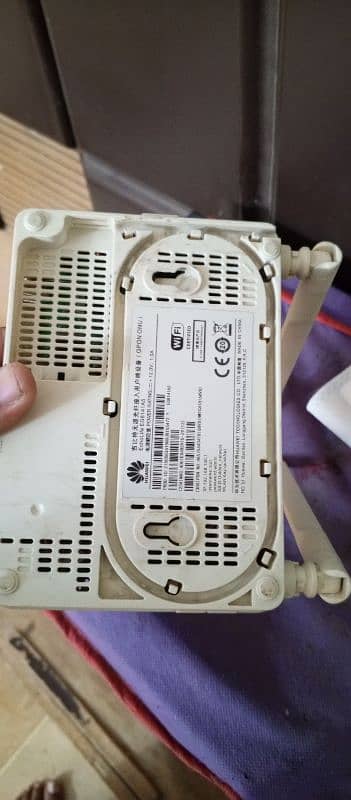 Huawei Fibre Router for Home Use 11