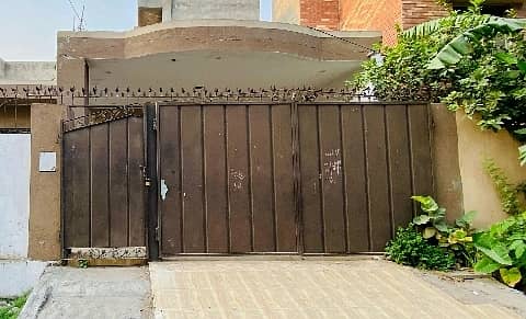Single Storey 10 Marla House For sale In Marghzar Officers Colony Marghzar Officers Colony 0