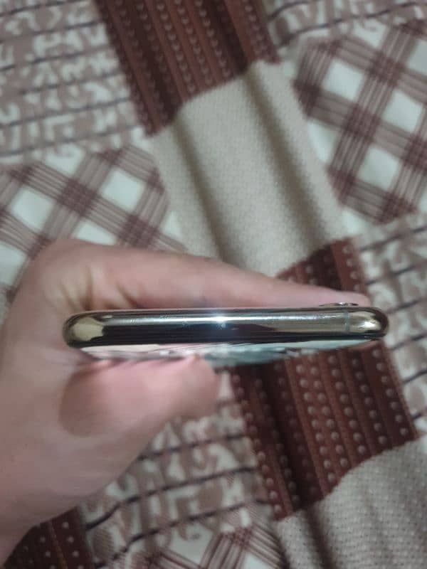 Iphone xsmax 64gb non pta factory unlocked 6