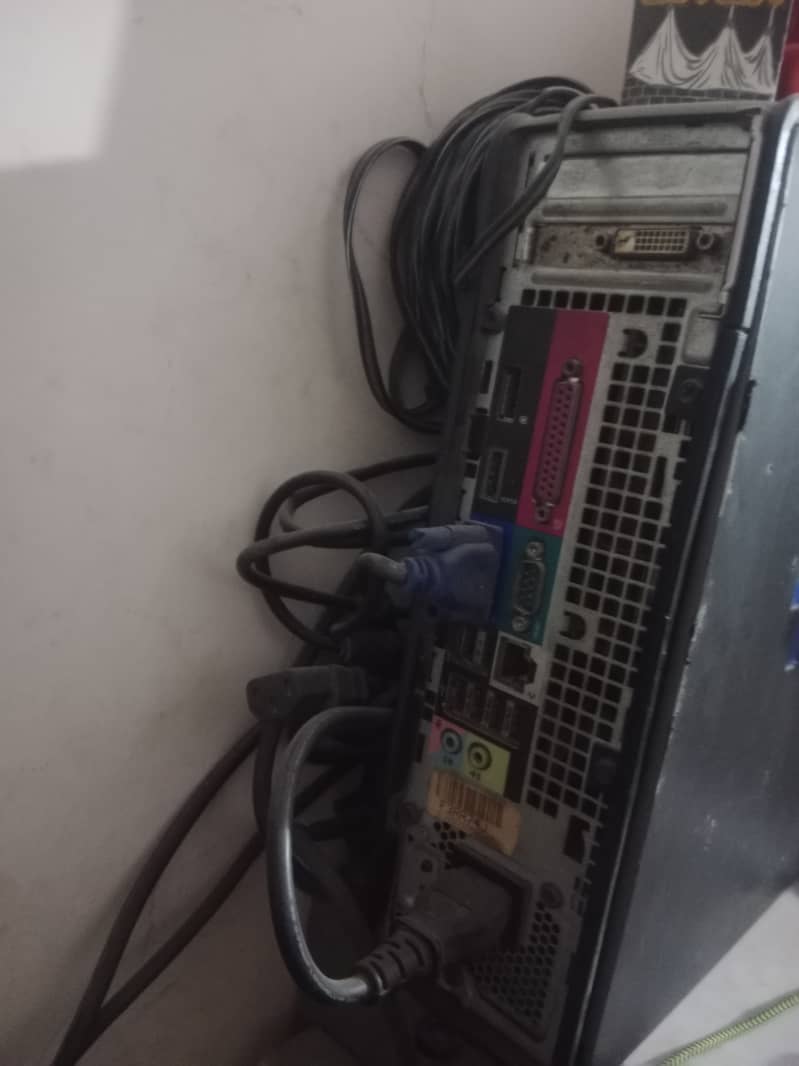 Hard 260 ram 4gb aur card  bhi  hai 0