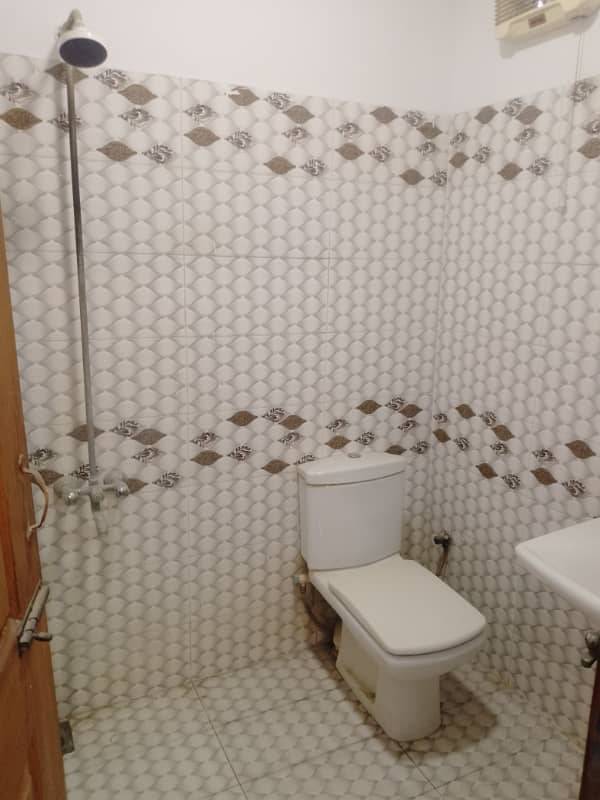 3 bed dd 1st floor west open portion for rent 4