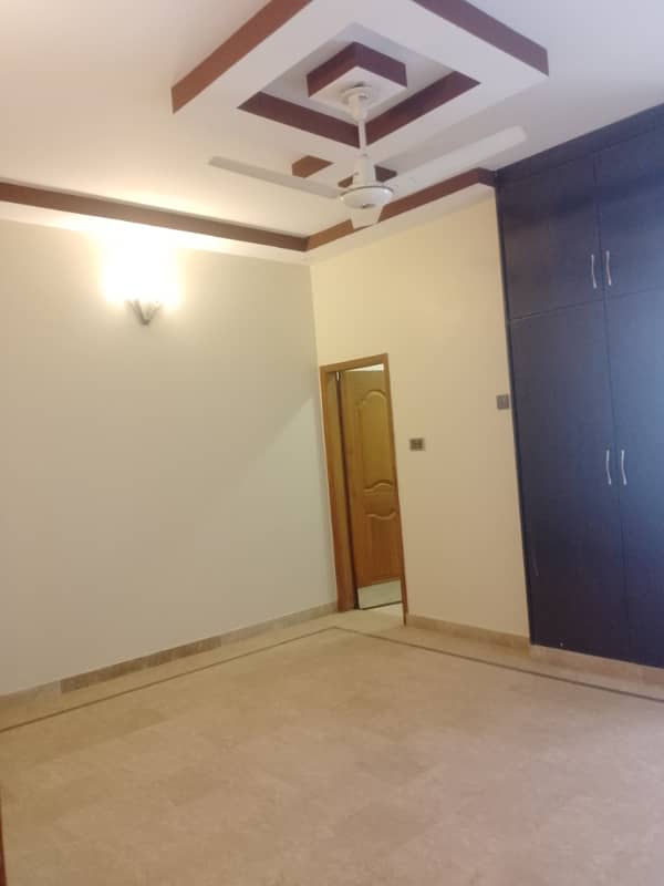 3 bed dd 1st floor west open portion for rent 5