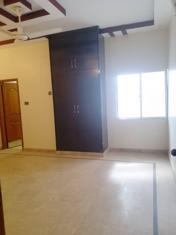 3 bed dd 1st floor west open portion for rent 6