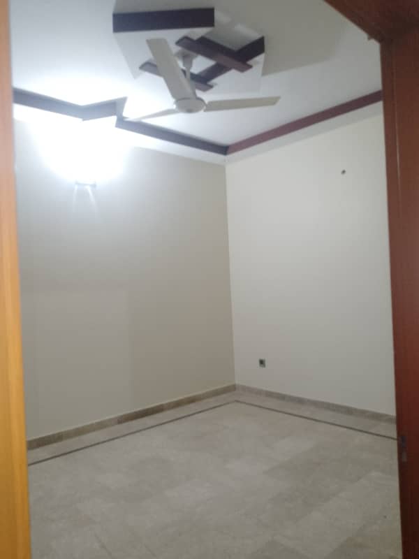 3 bed dd 1st floor west open portion for rent 8