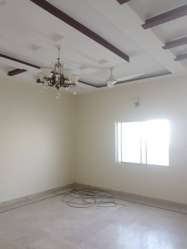 3 bed dd 1st floor west open portion for rent 12