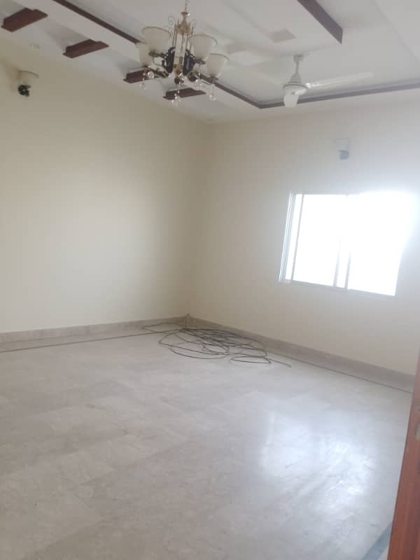 3 bed dd 1st floor west open portion for rent 13