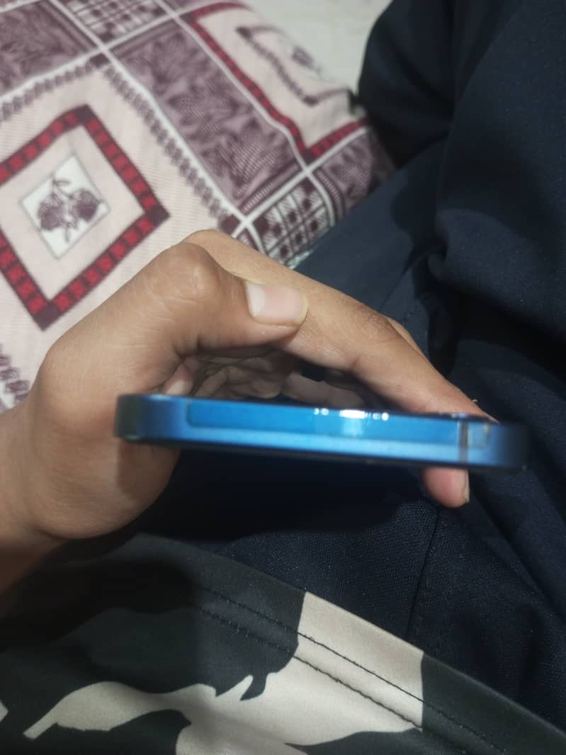 Iphone 12 64gb Jv 10/10 condition 2