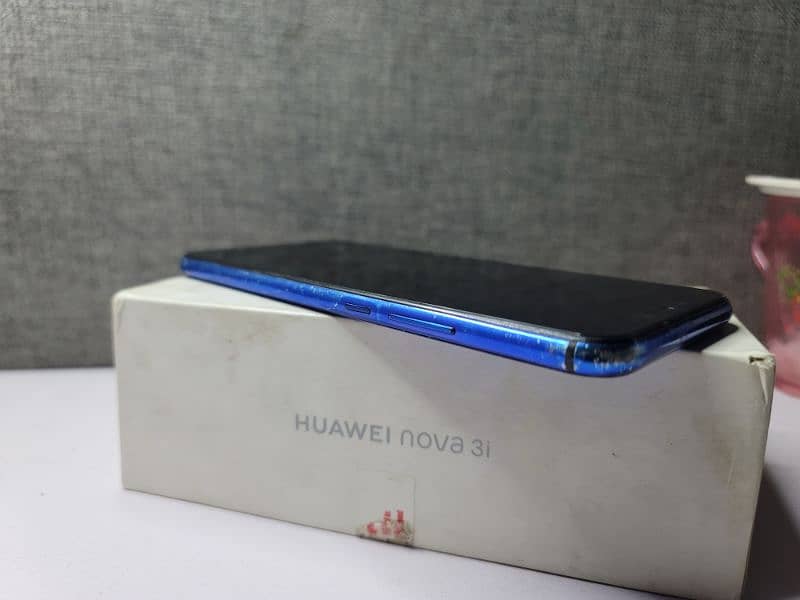 Huawei Nova 3i 4/128 Official PTA (Exchange Possible 5