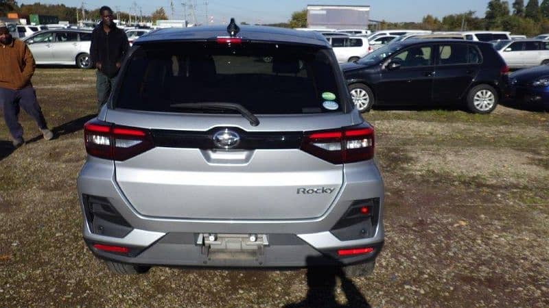 Daihatsu Rocky 2019 3