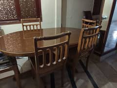Dining table with 5 chairs (read description)
