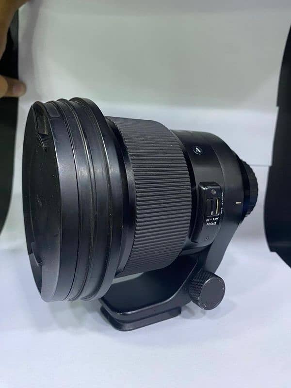 Sigma  105 mm f/1.4 Art  Nikon Mount 5