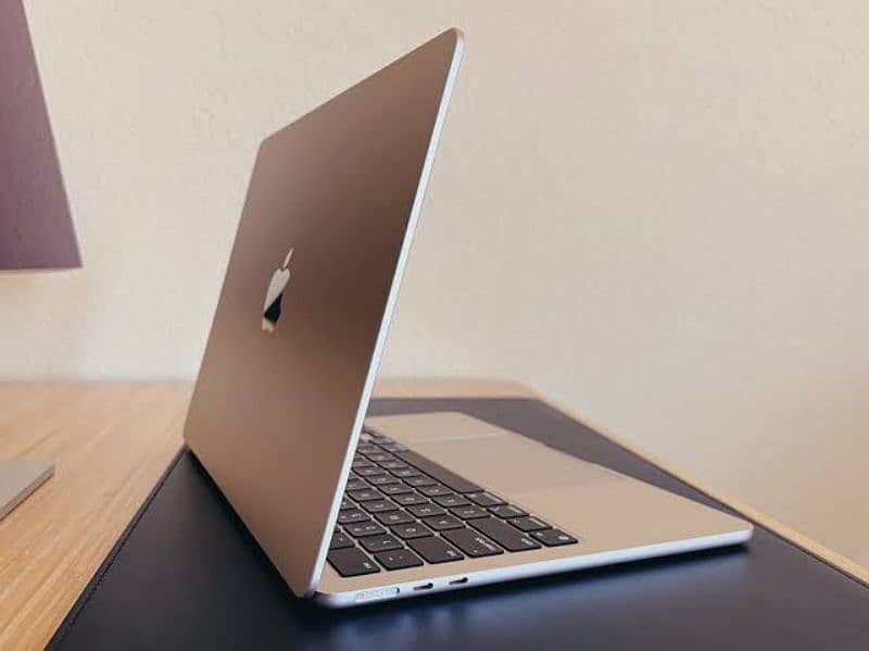 Macbook Air M2, 1 Year Warranty 0