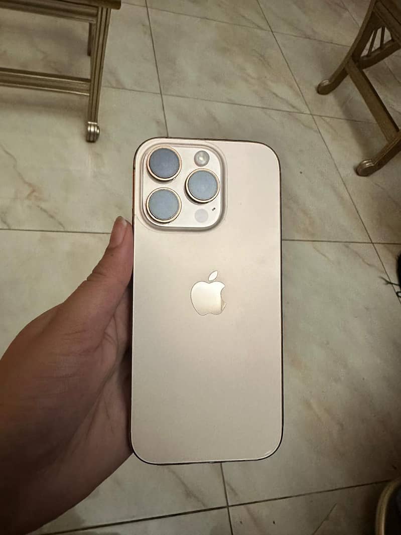 Apple iPhone 16 Pro 0