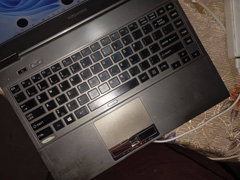 Toshiba portege Z930 Laptop for Sale 4